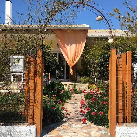Casa de Férias Georgia House Dragotina